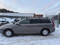 Begagnad Volvo V70 Momentum 175 HK (128 kW) 2009 Grå Kombi