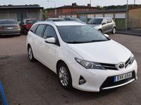 Begagnad Toyota Auris Touring Sports Active 132 HK (97 kW) 2014 Vit Kombi