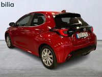 begagnad Toyota Yaris Hybrid 1,5 5D Style Edition Säkerhetspak V-Hjul 2023, Halvkombi