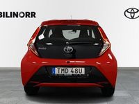 begagnad Toyota Aygo 1,0 5D MM T X-PLAY V-HJUL 2021, Halvkombi