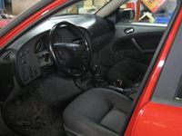 Begagnad Saab 9-5 Linear 150 HK (110 kW) 2004 Röd Kombi