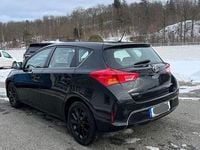 Begagnad Toyota Auris Active 90 HK (66 kW) 2014