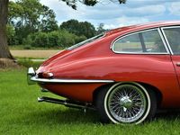Begagnad Jaguar E-Type S 265 HK (194 kW) 1968 Carmine red/black leather Sportkupé