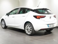 Begagnad Opel Astra Enjoy 105 HK (77 kW) 2018 Summit white Halvkombi