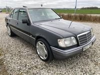 Begagnad Mercedes E220 150 HK (110 kW) 1994 Grå Sedan