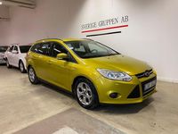 Begagnad Ford Focus Trend 95 HK (69 kW) 2011 Gul Kombi