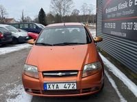 Begagnad Chevrolet Kalos 94 HK (69 kW) 2006 Gul Halvkombi