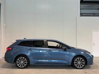 Begagnad Toyota Corolla Style 122 HK (89 kW) 2020 Blå Kombi