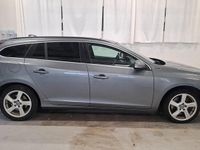 Begagnad Volvo V60 Momentum 231 HK (169 kW) 2016 Grå Kombi