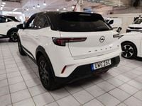 Begagnad Opel Mokka-e 100 kW (136 HK) 2023 Vit SUV