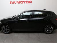 Begagnad BMW 118 Sport Line 136 HK (100 kW) 2022 Svart (668 svart 2) Halvkombi