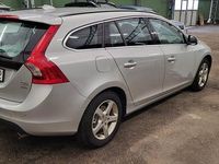 Begagnad Volvo V60 Momentum 205 HK (150 kW) 2011 Grå Kombi