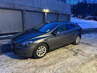 Begagnad Volvo V40 Summum 150 HK (110 kW) 2013