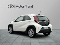 Begagnad Toyota Aygo X Play 72 HK (52 kW) 2022 Vit SUV