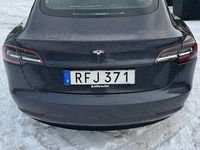 Begagnad Tesla Model 3 Standard Range Plus 239 kW (325 HK) 2021 Grå Sedan