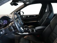 begagnad Porsche Cayenne Turbo S E-Hybrid LED Matrix Bakaxelstyrning