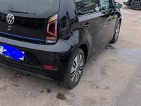 Begagnad VW e-up! 61 kW (83 HK) 2021 Deep black pearl (2t2t) Halvkombi