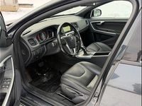 Begagnad Volvo V60 CC 190 HK (139 kW) 2016 Gråmetallic Kombi