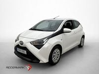 Begagnad Toyota Aygo X-play 72 HK (52 kW) 2020 Vit Halvkombi