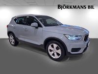 Begagnad Volvo XC40 Momentum 150 HK (110 kW) 2018 Ljusblå SUV
