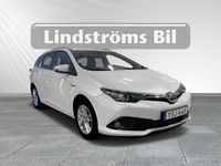 begagnad Toyota Auris Touring Sports Hybrid 1,8 TS INTENSE EDITION V-HJUL 2018, Halvkombi