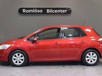 Begagnad Toyota Auris Plus 90 HK (66 kW) 2012 Mörkröd Halvkombi