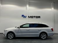 begagnad Skoda Superb Kombi 2.0 TDI 4x4 D-värm Drag Navi M-värm