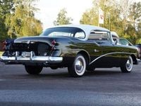 Begagnad Buick Super 185 HK (136 kW) 1954 Carlsbad black & arctic white Sportkupé
