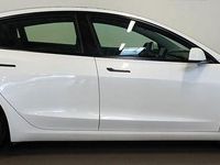 Begagnad Tesla Model 3 Long Range AWD 366 kW (498 HK) 2022 Vit Sedan