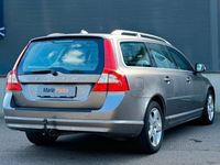 begagnad Volvo V70 2.4D Geartronic Summum/Nyservad/Drag/PDC/AUX