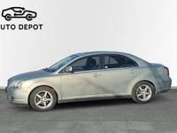 Begagnad Toyota Avensis 129 HK (94 kW) 2005 Ljusgrön Sedan