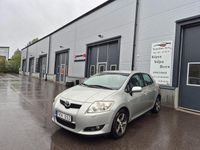 Begagnad Toyota Auris 124 HK (91 kW) 2007 Silver Halvkombi