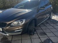 begagnad Volvo V60 CC D4 AWD Geartronic Summum Euro 6