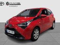 Begagnad Toyota Aygo X-play 72 HK (52 kW) 2018 Röd Halvkombi