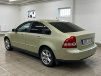 begagnad Volvo S40 2.4 AUTO K-REM BYTT NYBESIKTAD NYSERVAD