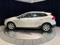 Begagnad Volvo V40 CC Momentum 152 HK (111 kW) 2017 Brun metallic Kombi