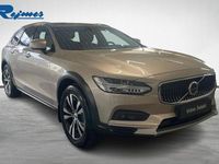 Begagnad Volvo V90 CC Core 200 HK (147 kW) 2023 Ljusgrå Kombi