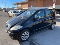Begagnad Mercedes A200 Avantgarde 136 HK (100 kW) 2005 Svart Halvkombi