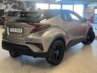 Begagnad Toyota C-HR Style 122 HK (89 kW) 2016 Gråmetallic SUV