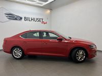 Begagnad Skoda Superb Style 150 HK (110 kW) 2016 Röd Halvkombi