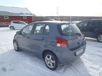 Begagnad Toyota Yaris 101 HK (74 kW) 2009 Blå Halvkombi
