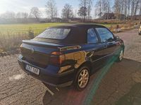 Begagnad VW Golf IV Trendline 101 HK (74 kW) 2000 Svart Cab