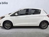 Begagnad Toyota Yaris Hybrid Active 102 HK (75 kW) 2019 Vit Halvkombi