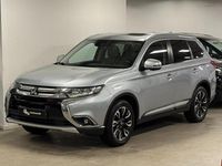 Begagnad Mitsubishi Outlander 150 HK (110 kW) 2016 Silver SUV