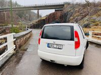 begagnad Skoda Roomster Praktik 1,6 TDI NY BES 922kr/mån 0kr insats