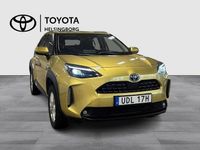 Begagnad Toyota Yaris Hybrid Edition 117 HK (86 kW) 2022 Gul