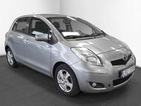 Begagnad Toyota Yaris 99 HK (72 kW) 2011 Grå Halvkombi