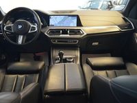 begagnad BMW X5 xDrive45e Laddhybrid M-Sport Drag LED Kamera Momsbil