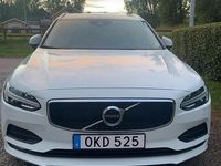 Begagnad Volvo V90 Momentum 190 HK (139 kW) 2017 Vit Kombi