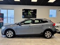 Begagnad Volvo V40 CC Momentum 152 HK (111 kW) 2017 Blå Kombi